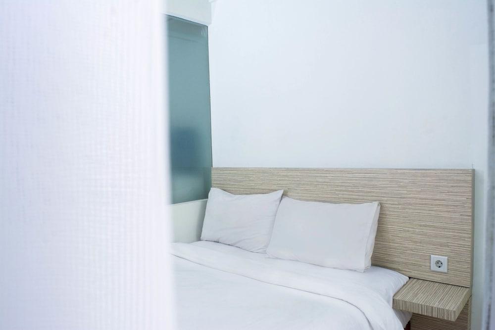 ไททาเนียม เอ็กซ์เพรส โฮมเทล Hotel จาการ์ตา ภายนอก รูปภาพ
