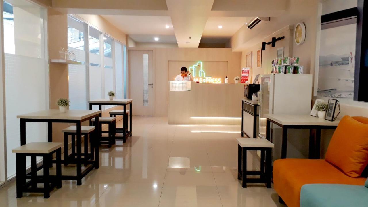 ไททาเนียม เอ็กซ์เพรส โฮมเทล Hotel จาการ์ตา ภายนอก รูปภาพ