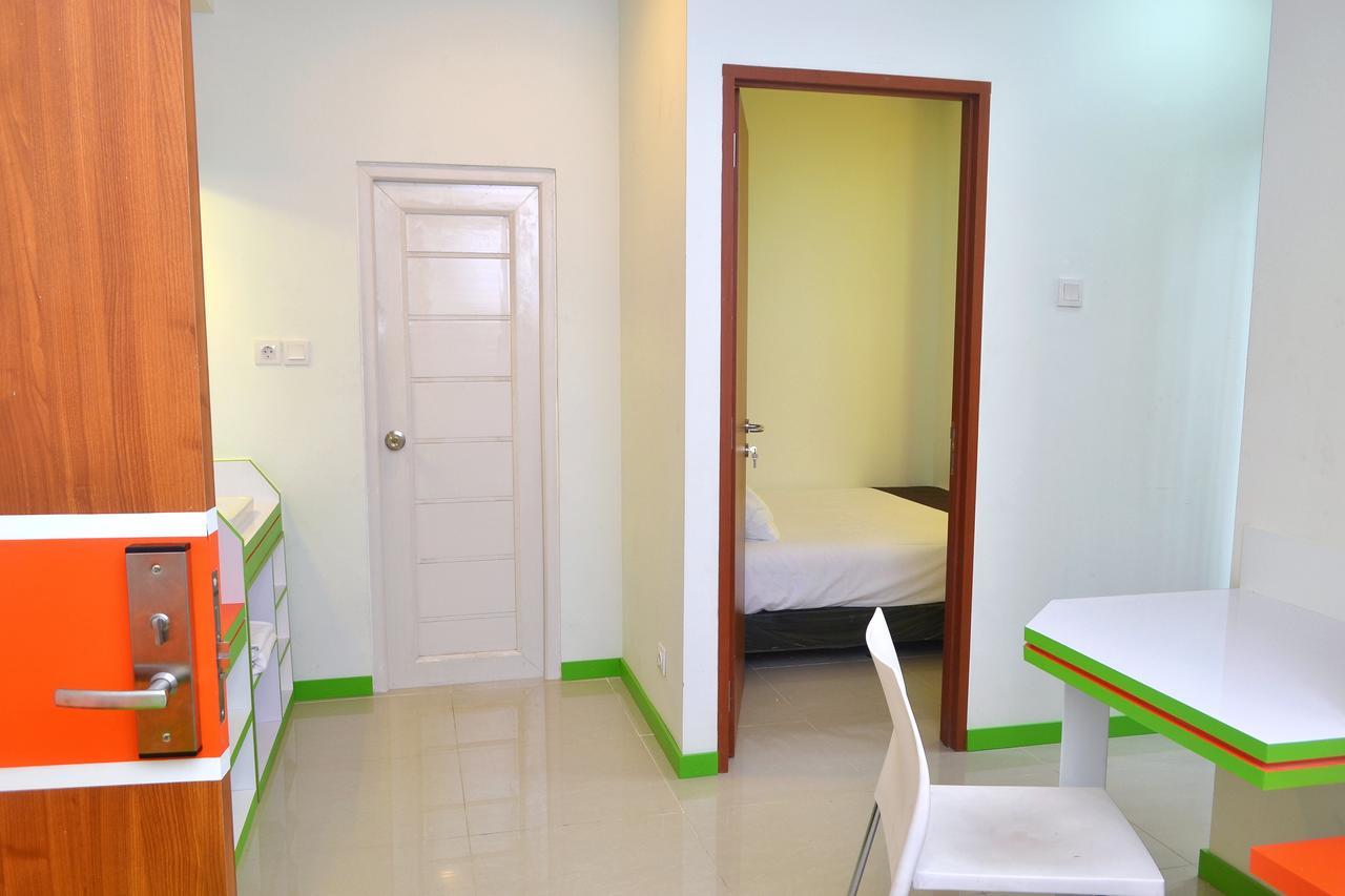 ไททาเนียม เอ็กซ์เพรส โฮมเทล Hotel จาการ์ตา ภายนอก รูปภาพ